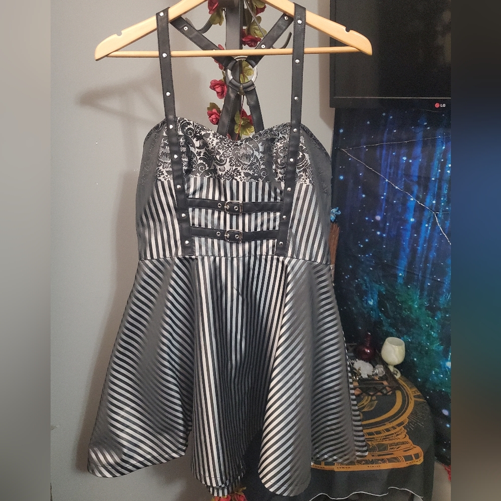 BNWT Absolutely Stunning Black And White Striped Vintage Goth Dress, Size Large